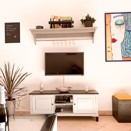 Apartmani Sincic พูลา ภายนอก รูปภาพ