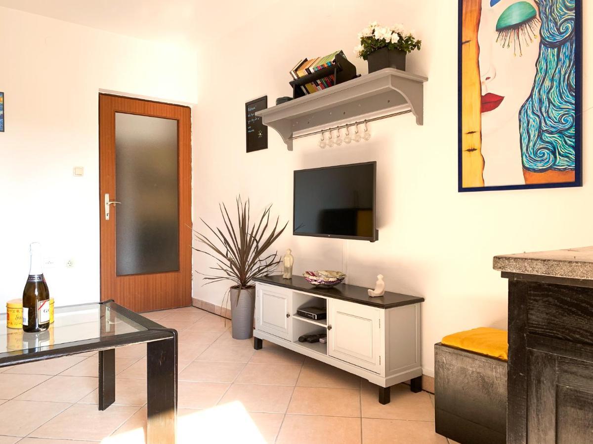 Apartmani Sincic พูลา ภายนอก รูปภาพ